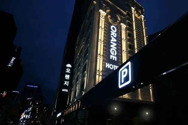 Orange Hotel