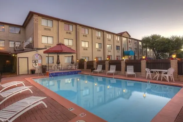 Orangewood Inn & Suites Midtown