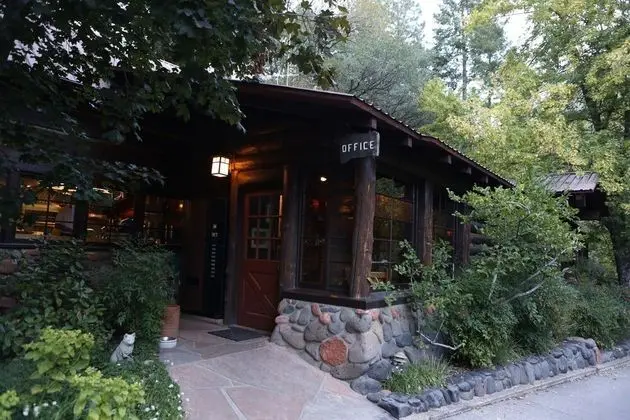 Orchard Canyon on Oak Creek - Lobi