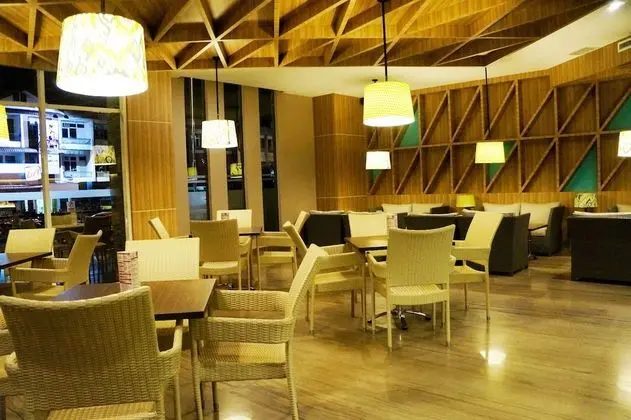 Orchardz Hotel Gajahmada Pontianak - Yerinde Yemek