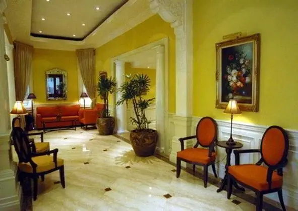 Orchid Garden Suite Manila - Lobi