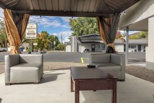 Oregon Trail Inn and Suites - Dış Mekan