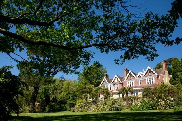 Orestone Manor - Genel