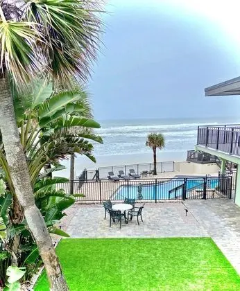 Organic Beach Retreat - Öne Çıkan Resim