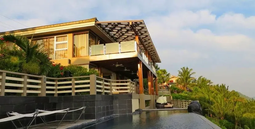 The Oriental Luxury Suites Tagaytay - Havuz
