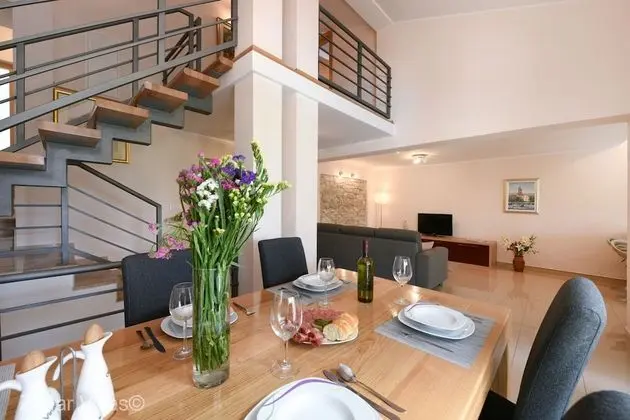 Villa Origano Villa in Center of Zadar With Pool Jacuzzi Playground for Children - Oda