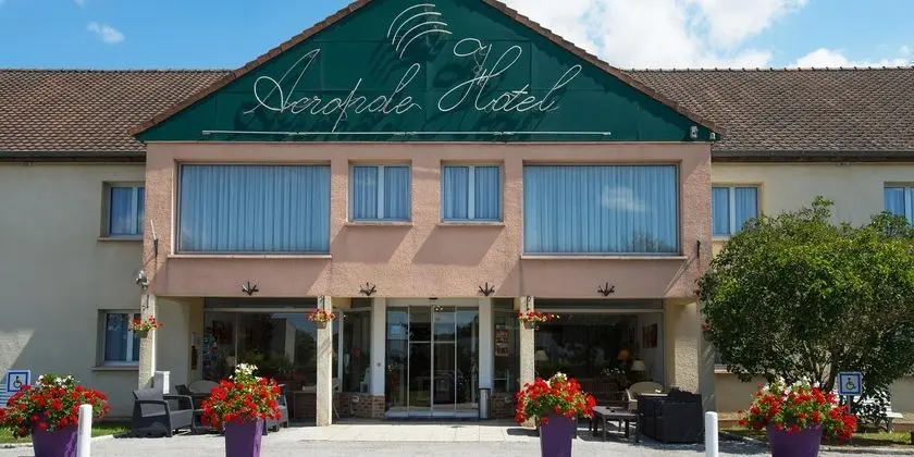 Hotel The Originals Bernay Acropole