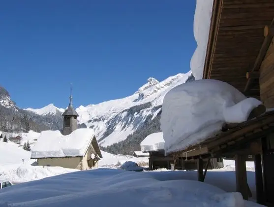 Hotel The Originals Les Fermes de Pierre & Anna 