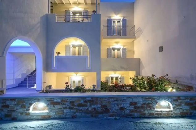 Ormos Holiday Studios