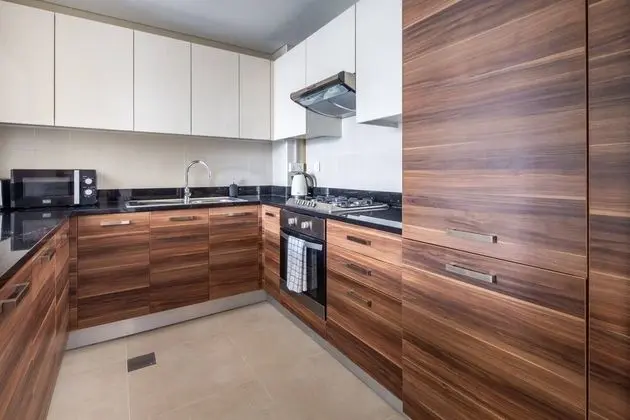 Ornate 1BR w/ Breathtaking Marina Views! - İç Mekan