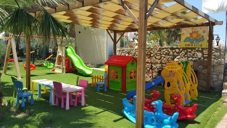 Oscar Resort Hotel - 3