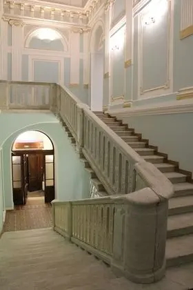 Hotel Osobnyak Molvo - Lobi