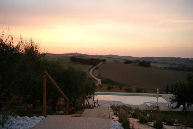 Ostra - Villa - Sleeps 8 - Pool - Garden - Parking - Dış Mekan
