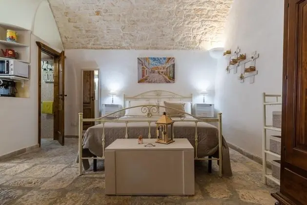 Ostuneon 900 by Wonderful Italy