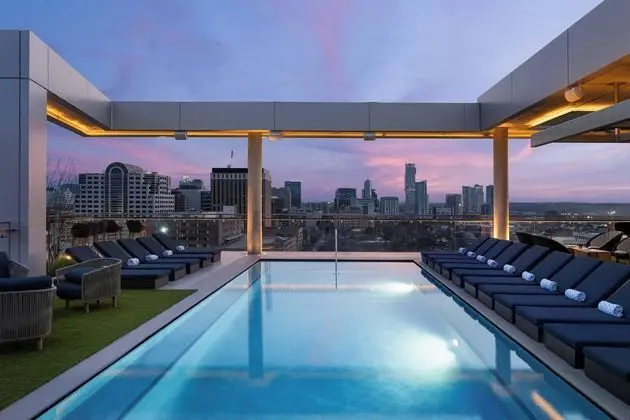 The Otis Hotel Austin, Autograph Collection - Havuz