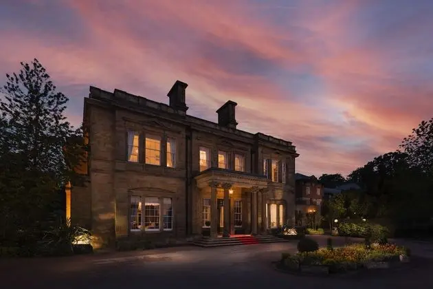 Oulton Hall Hotel, Spa & Golf Resort - Dış Mekan