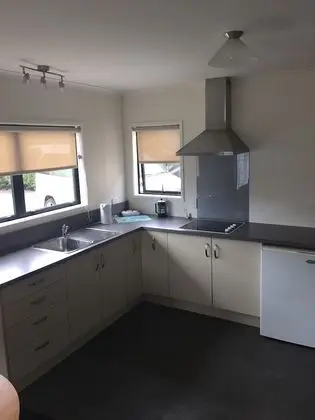 Our Beach House - Raglan West - Mutfak
