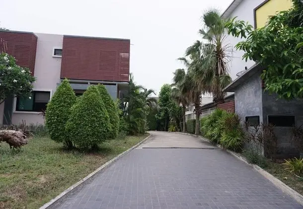 In and Out Hotel - Dış Mekan