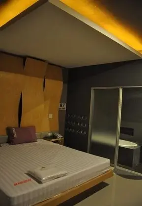 In and Out Hotel - Oda