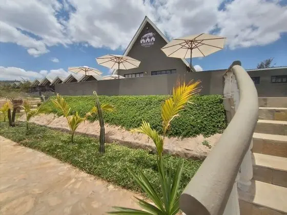 Outback Kenya Lodge