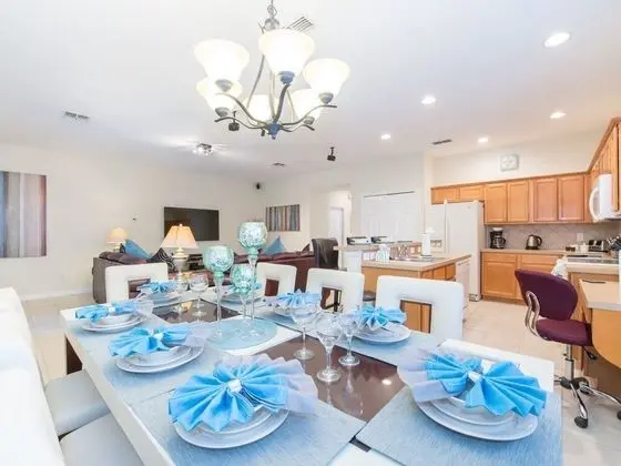 Outdoor Kitchen, Private Pool & Spa, Games Room !! - Mutfak