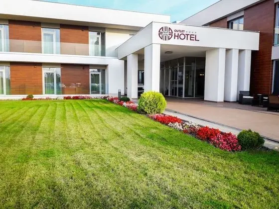Outlet Hotel Polgár - Dış Mekan