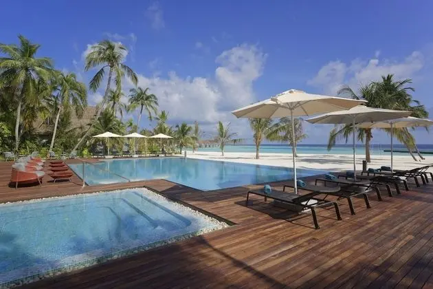 Outrigger Maldives Maafushivaru Resort - Havuz