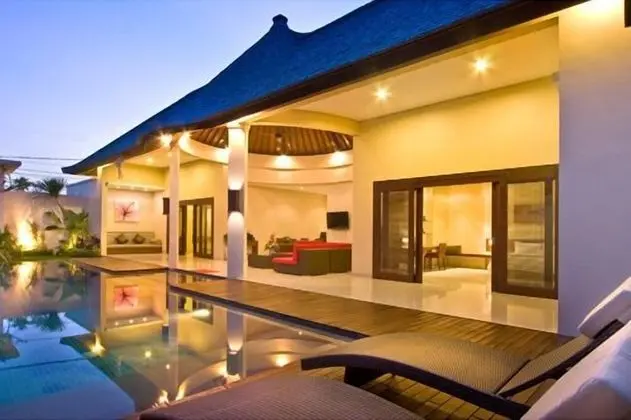 Oval Villa Bali - Havuz