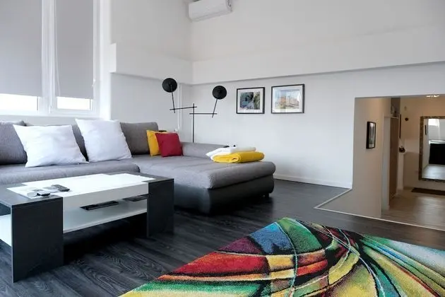 Oval Main Square Apartment - Oda Düzeni