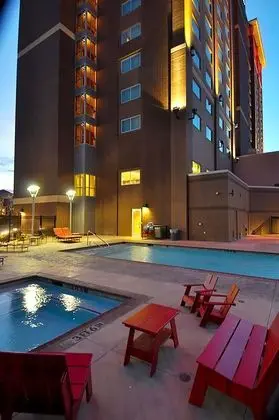 Overton Hotel and Conference Center - Havuz