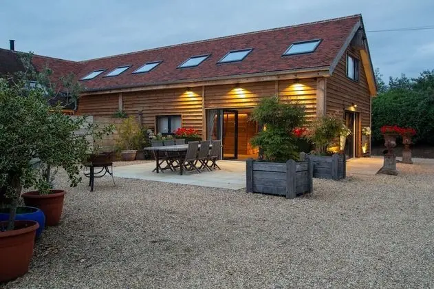 Owl Barn in Oxford With 6 Bedrooms and 6 Bathrooms