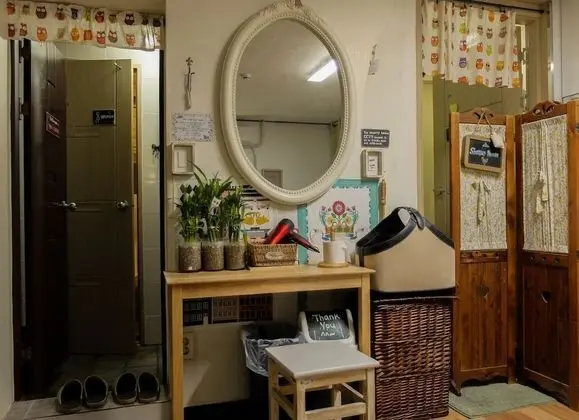 Owl's Nest Guesthouse - Hostel - İç Mekan
