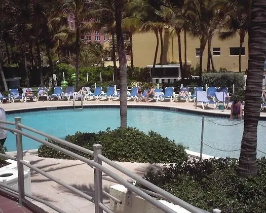 Owner Rentals at Pelican Grand Beach Resort - Havuz
