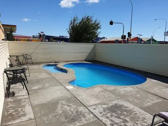 Oxford Court Motel - Havuz