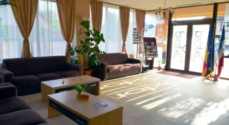 Hotel Oxford Inn & Suites - Lobi