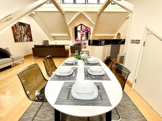 Oxford Penthouse Suite