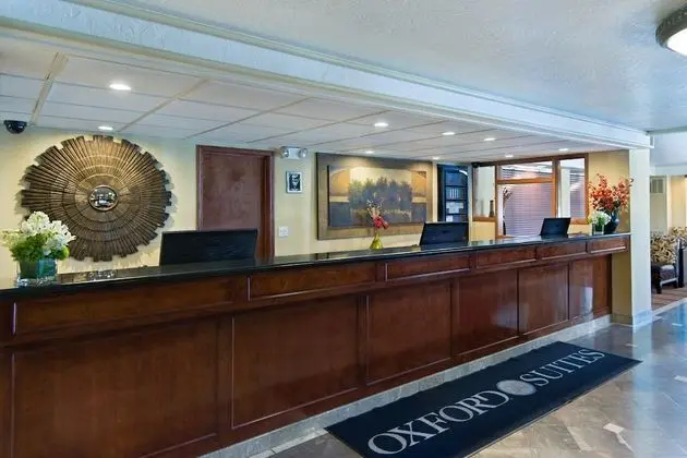 Oxford Suites Lancaster - Lobi