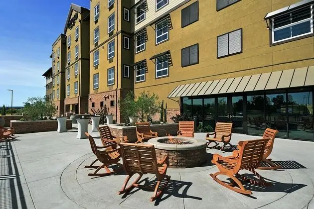 Oxford Suites Paso Robles - Dış Mekan