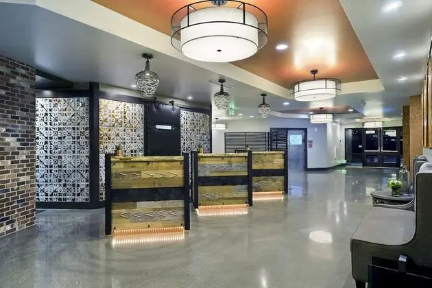 Oxford Suites Paso Robles - Lobi