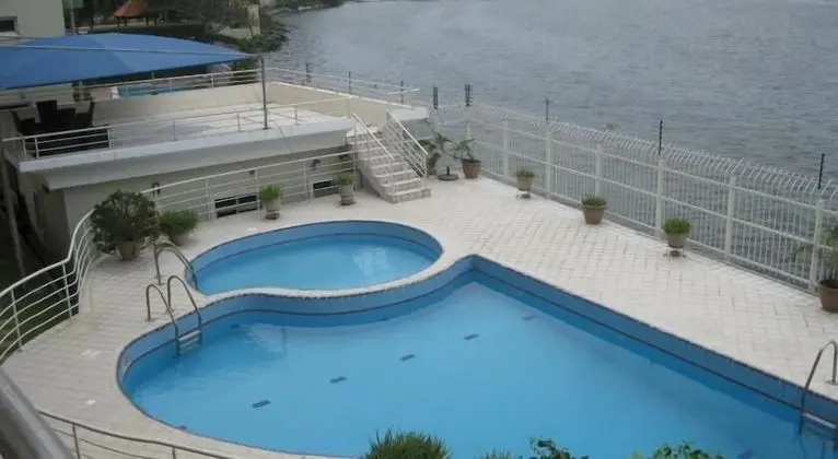 Oxygen Waterfront Extended Stay - Havuz