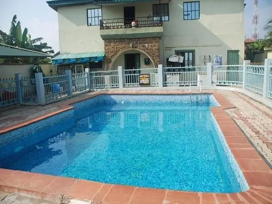 Oyins Holiday Inn Annex