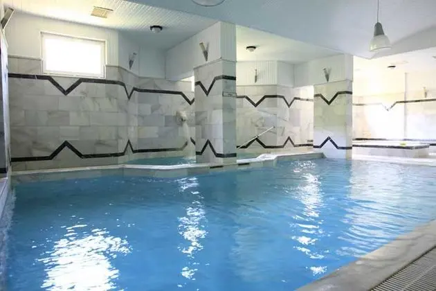 Oylat Kaplıcaları Çağlayan Otel - Havuz
