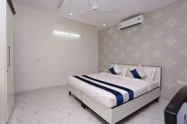 OYO 10008 Hotel Golden Tree