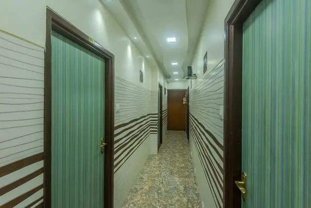 OYO 10016 Hotel Golden Inn - İç Mekan