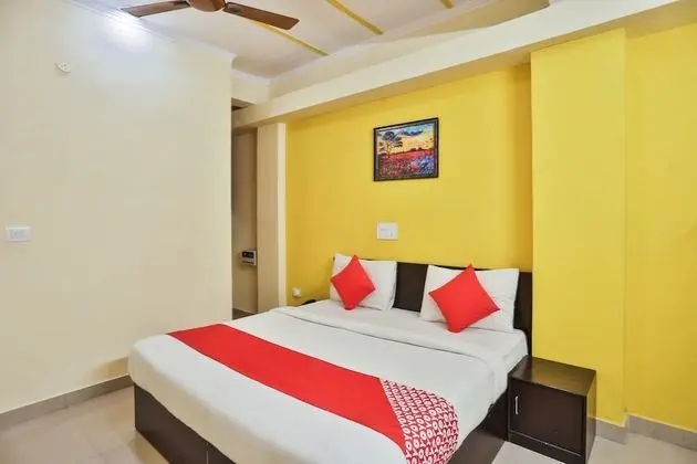 OYO 10032 Diamond Deluxe