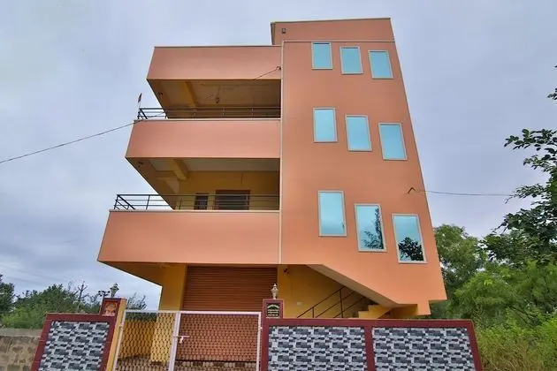 OYO 10043 SRK Guesthouse