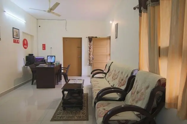 OYO 10043 SRK Guesthouse - Lobi
