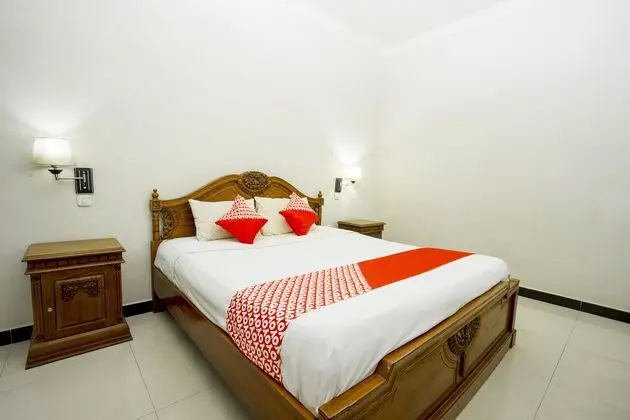 OYO 1005 Hotel Kumala - Oda