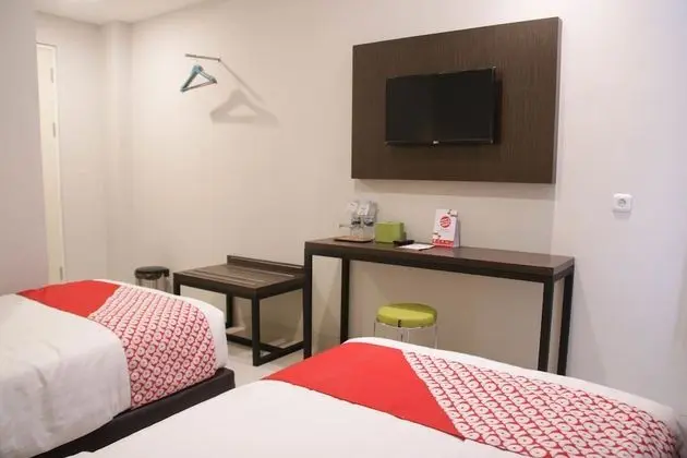 OYO 1006 Azzahra Guest House Syariah - Oda