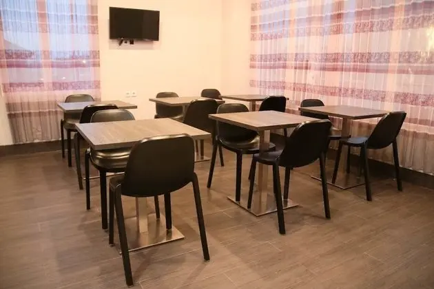 OYO 1006 Azzahra Guest House Syariah - Yerinde Yemek